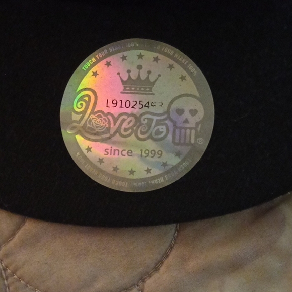 Black Baseball Cap Hat / Neon Green Alien Giving A peace Sign - Picture 5 of 8